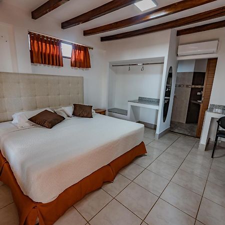 Hotel Nantu Hosteria Пуэрто-Лопес Экстерьер фото