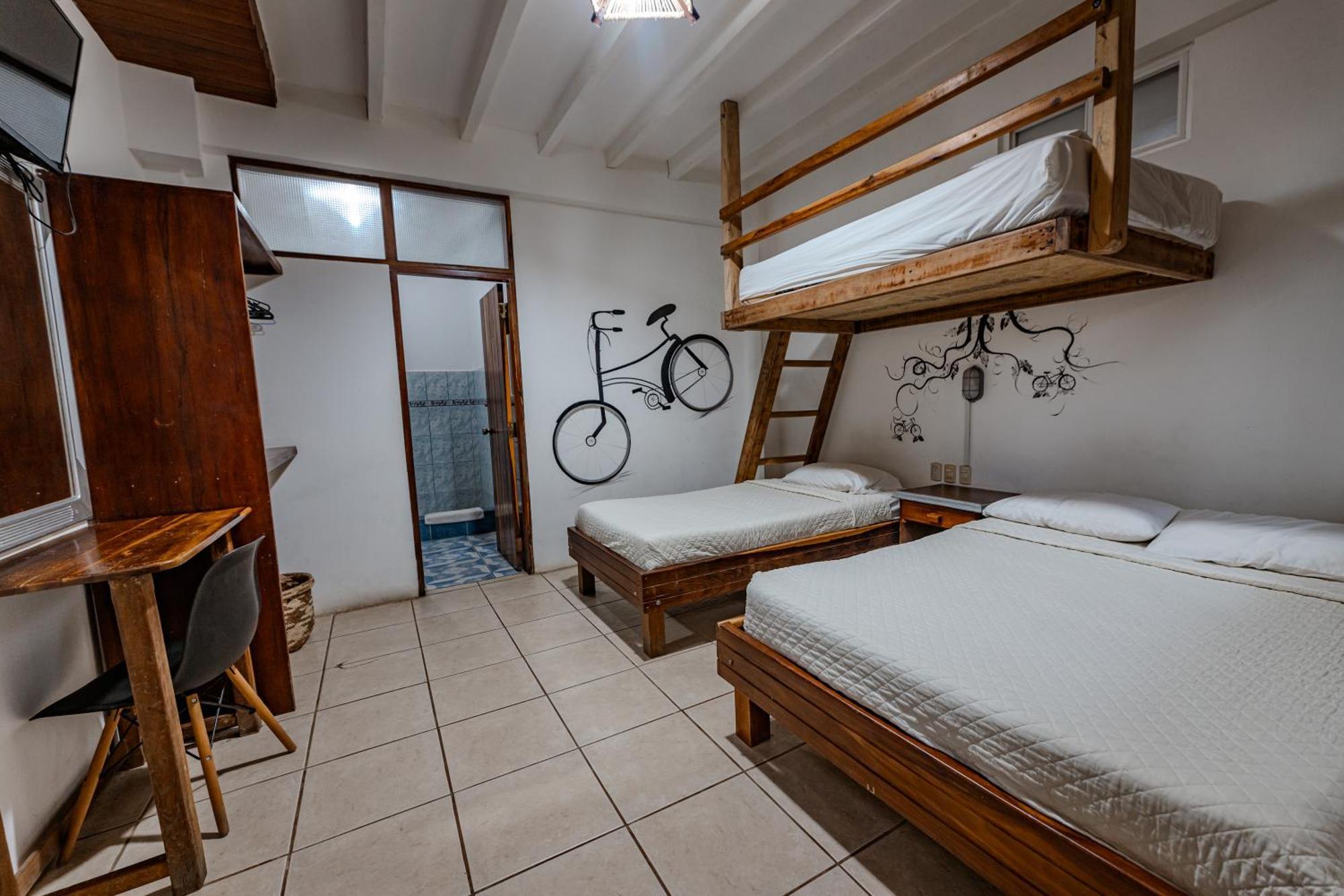 Hotel Nantu Hosteria Пуэрто-Лопес Экстерьер фото