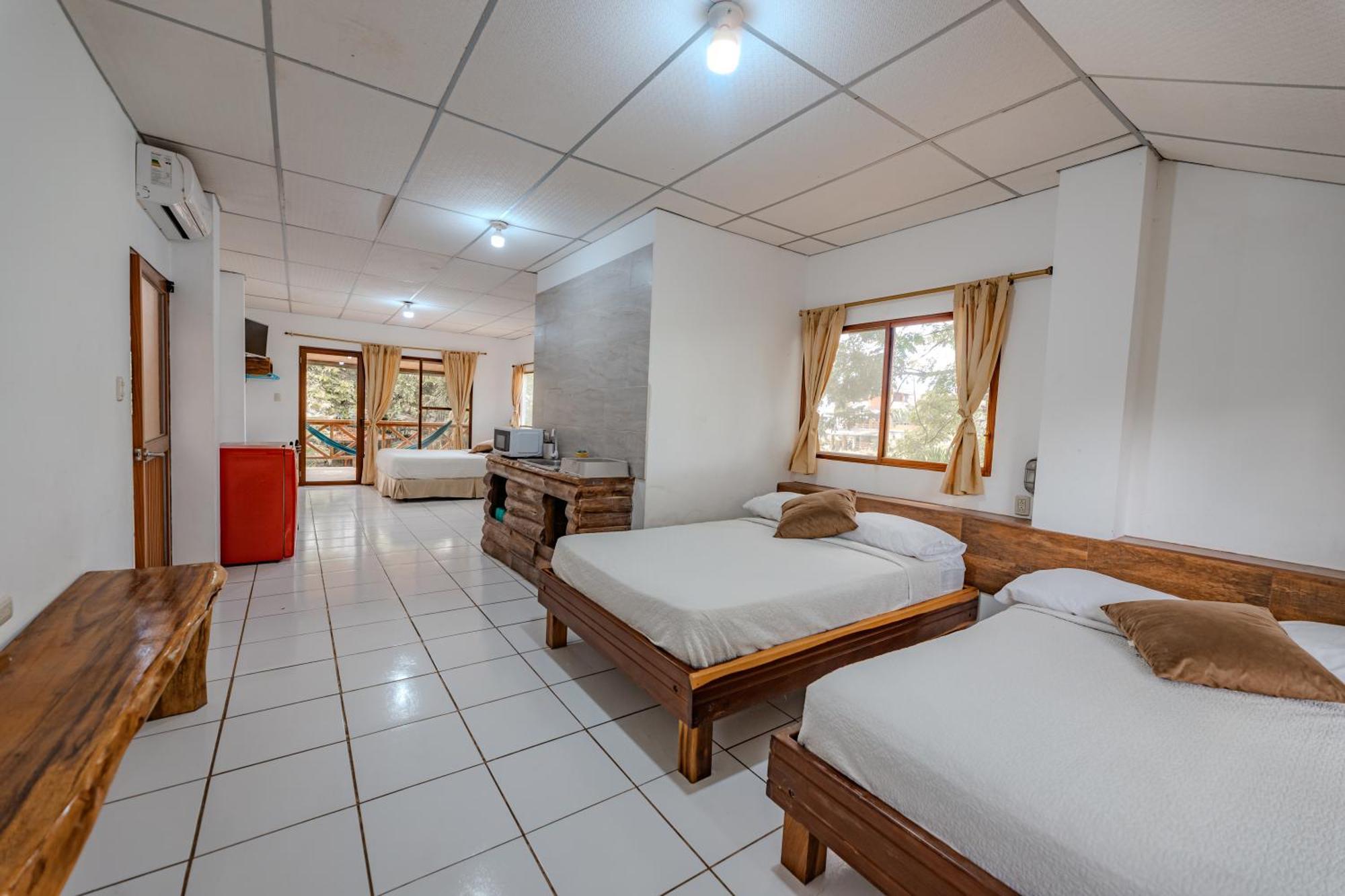 Hotel Nantu Hosteria Пуэрто-Лопес Экстерьер фото